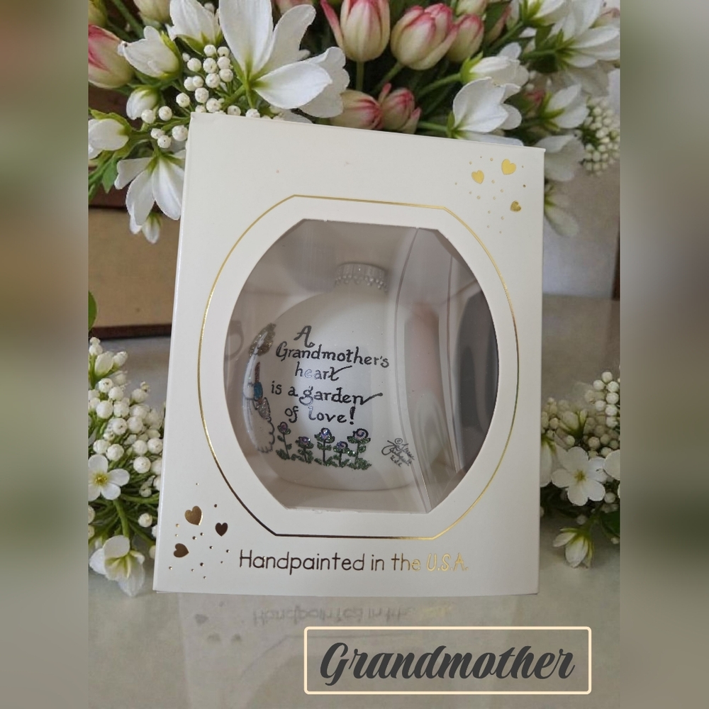 Heart Gifts USA glass Grandmother ornament handpainted keepsake rare